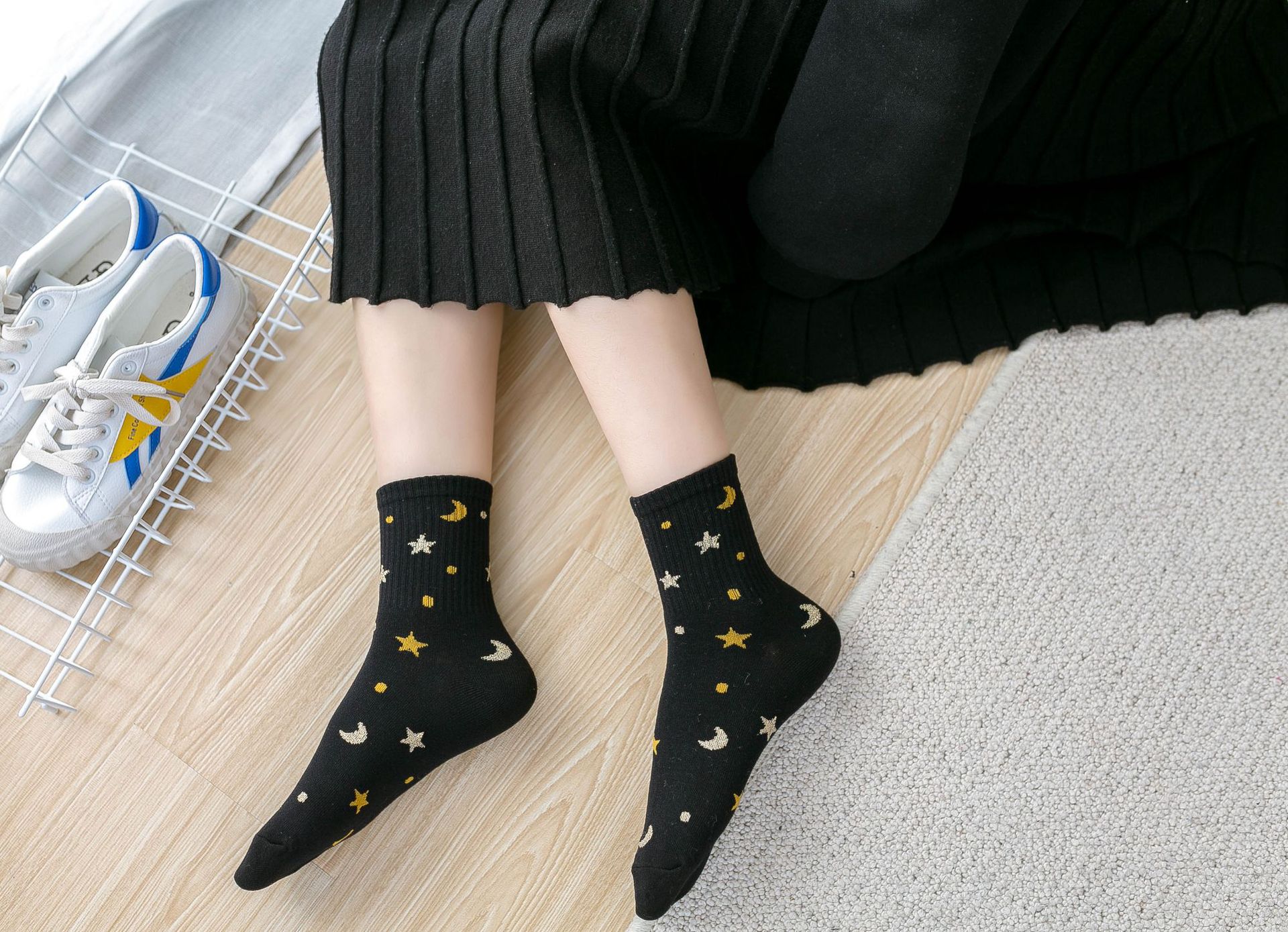 韩版袜子女 春季新款亮丝星空袜全棉中筒女袜 时尚