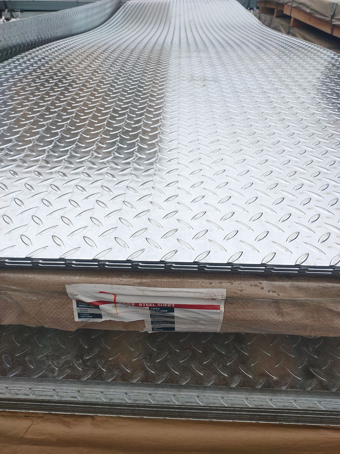 q235b热镀锌花纹铁板4mm*1500 楼梯踏步镀锌花纹板 全国配送