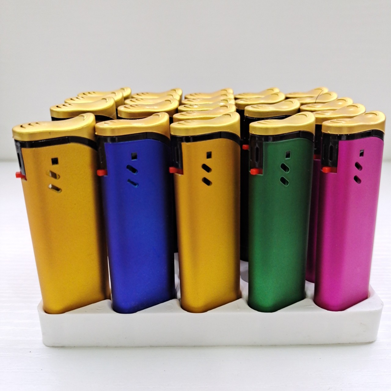 批发金博弘907金属质感直冲防风打火机招广西广东云南贵州经销商