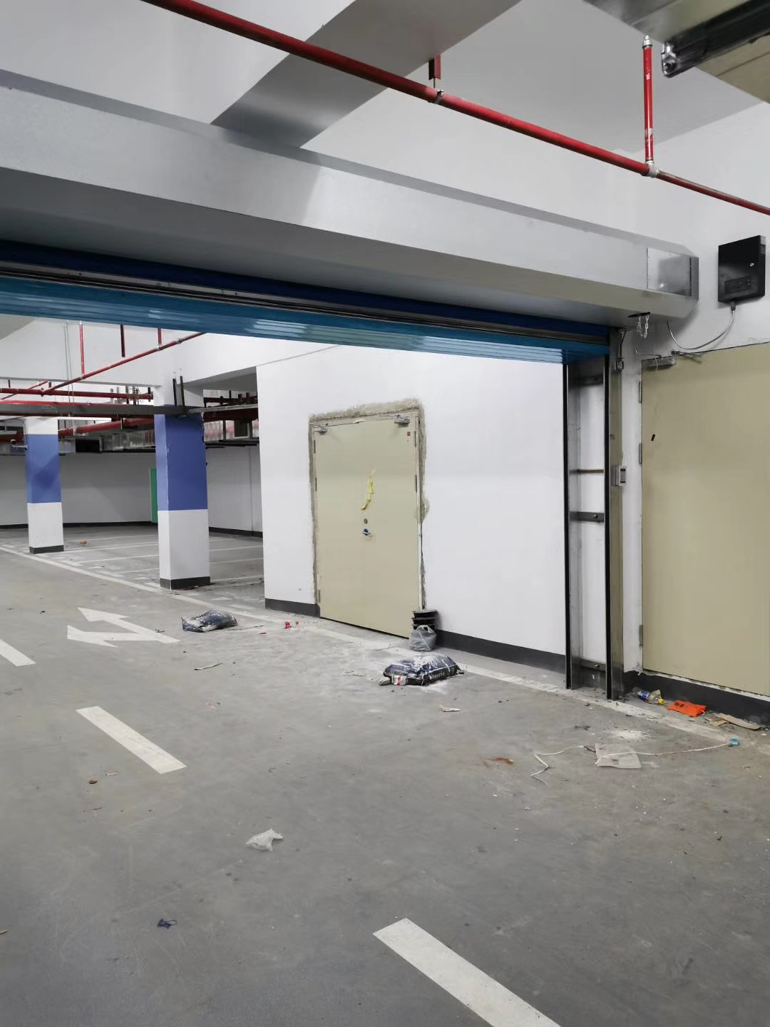 无焊接无焊点安装防火卷帘,防火电机防尘防潮,价格优惠.