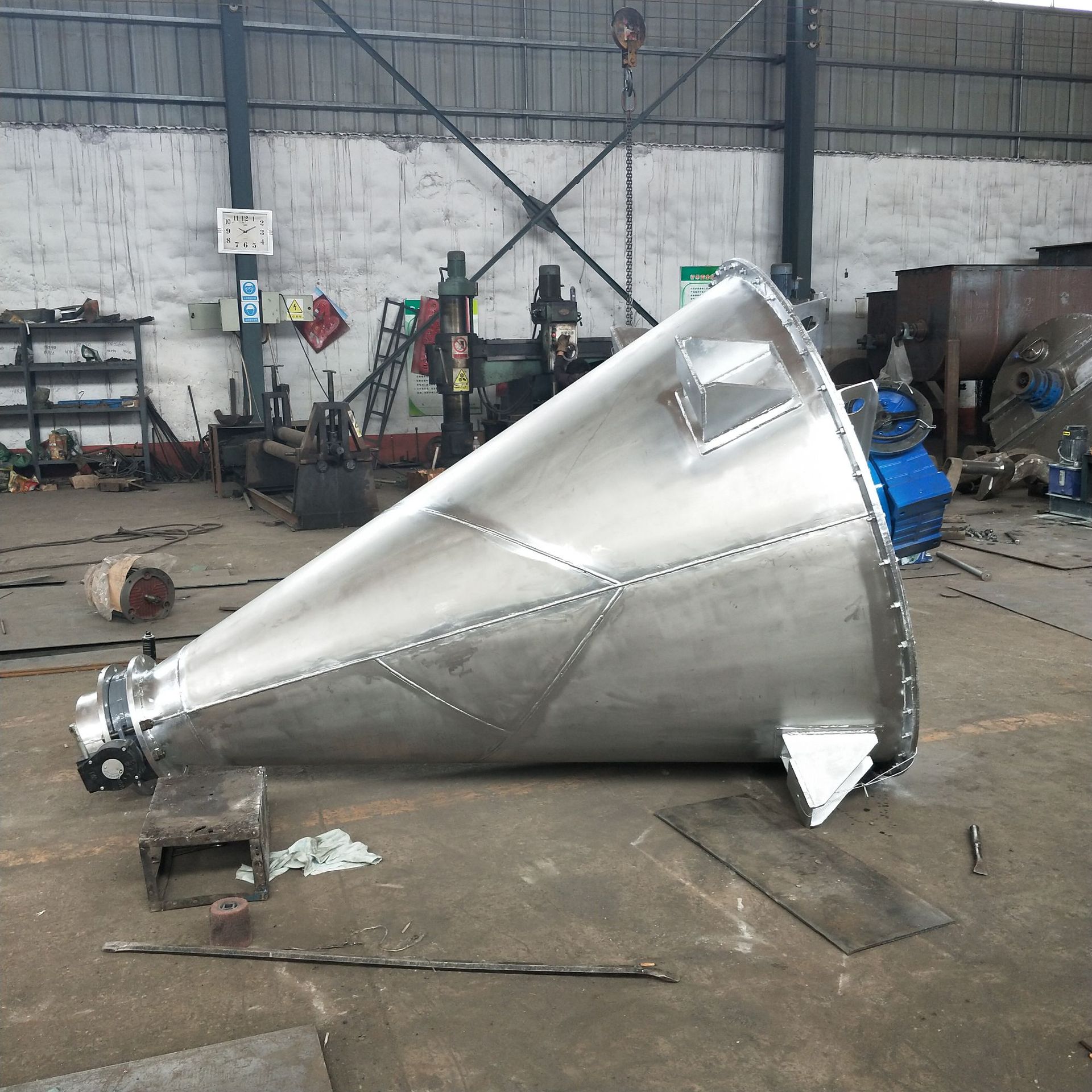 山东泰松定制双螺旋锥形混合机 不锈钢材质 立式混合机2000l