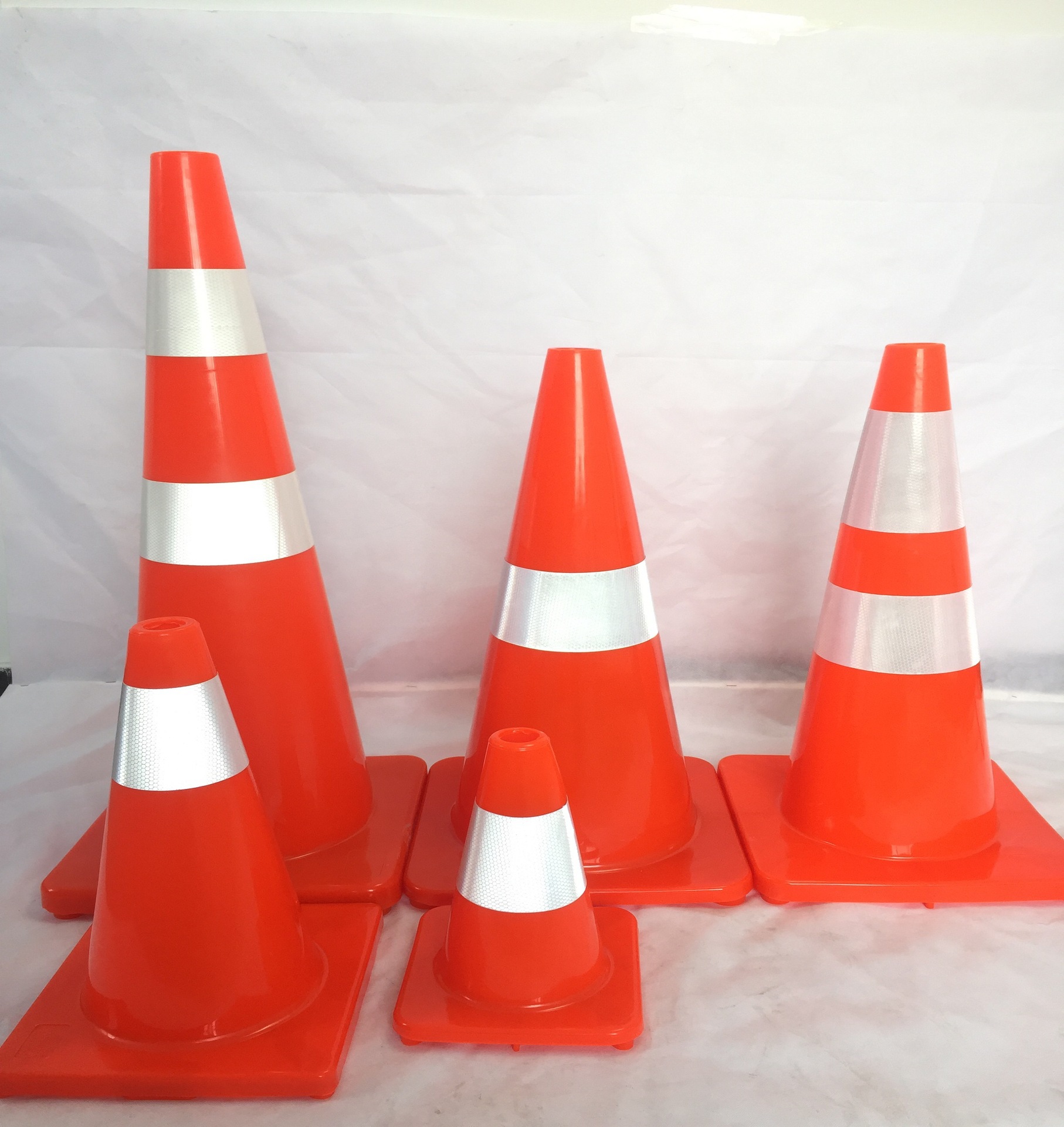 pvc路锥 反光防晒防撞路锥 交通道路安全隔离锥批发