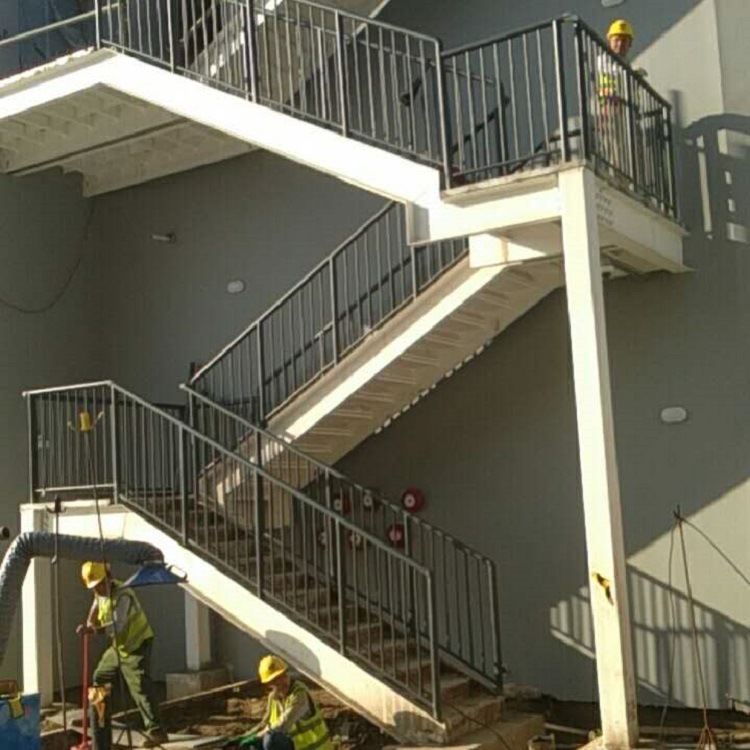 楼梯扶手钢质楼梯金属楼梯栏杆金属制品铁艺栏杆圆管金属扶手楼梯