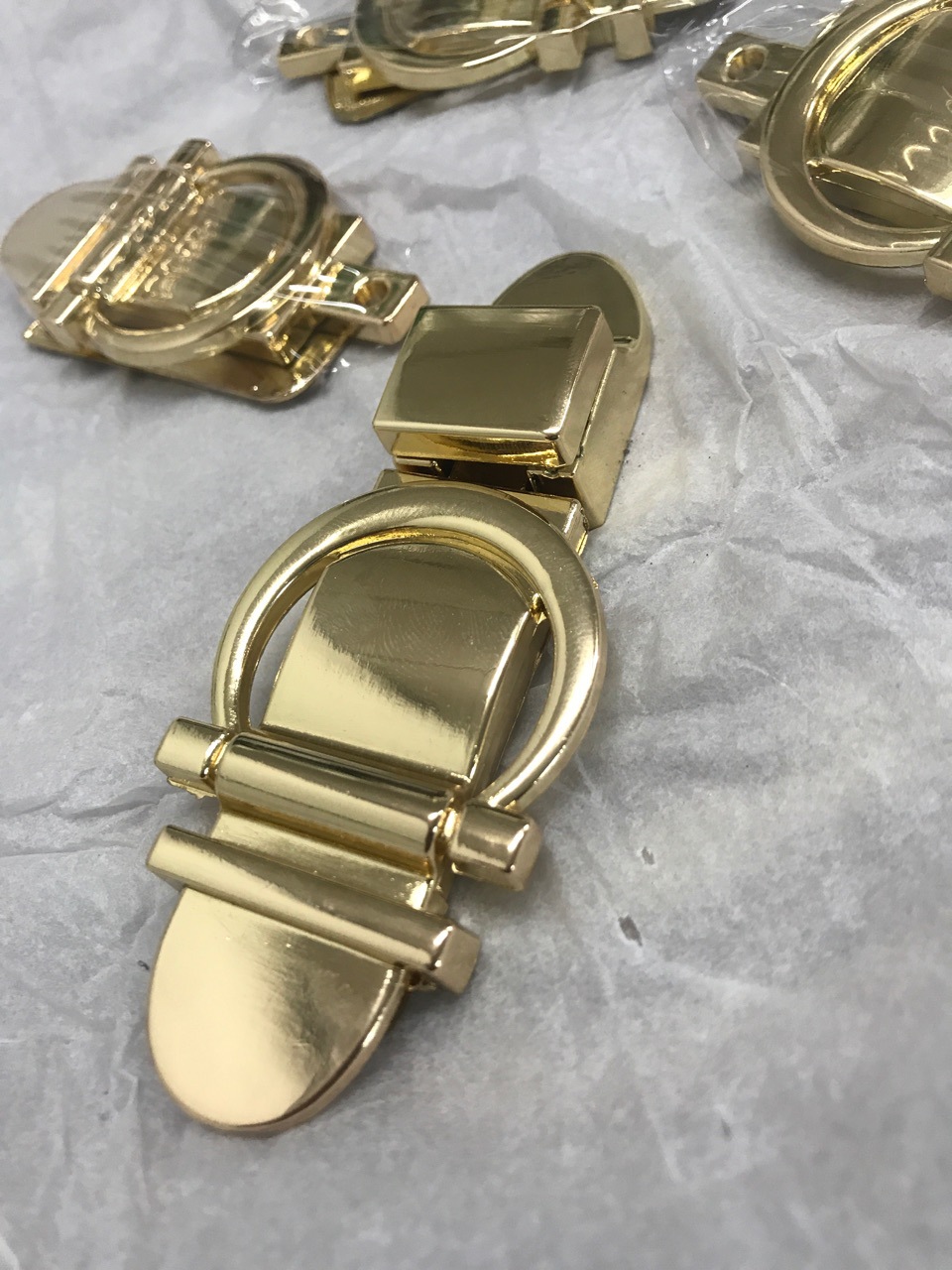 箱包五金腰带锁扣金属 锌合金压铸皮带装饰旋转锁