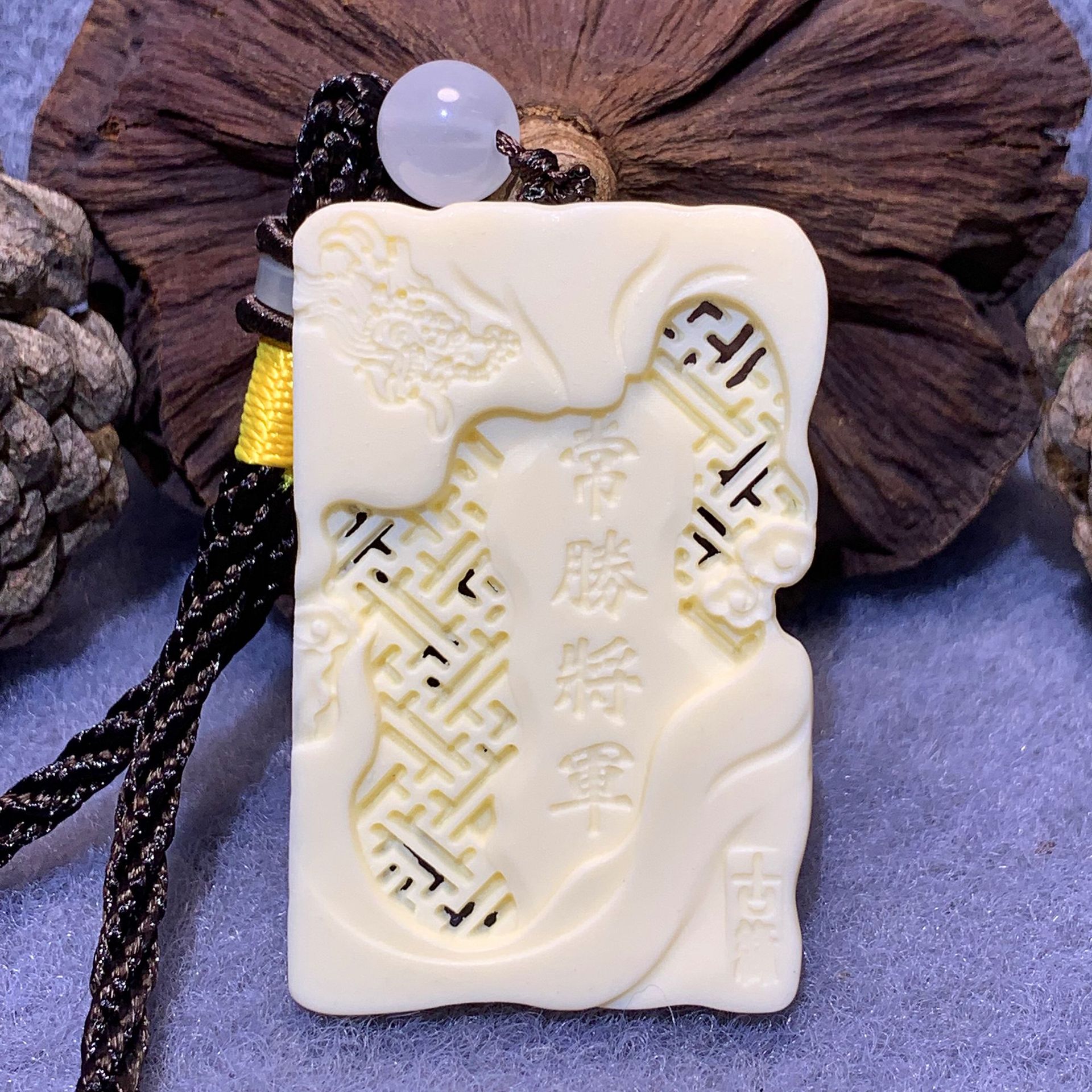 专供地摊货源 象牙果461吊牌 雕刻常胜将军挂件 创意赵云车挂吊坠