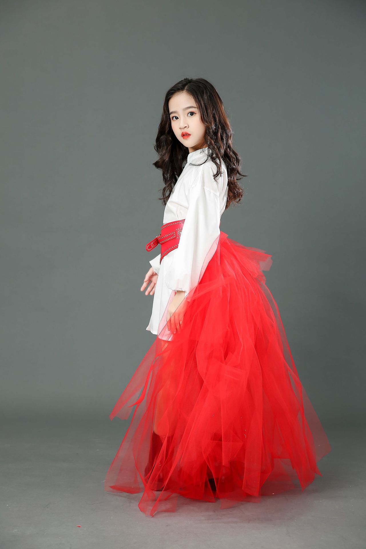 女童潮服红色超酷套装儿童走秀车模时尚个性演出服模特时装秀礼服