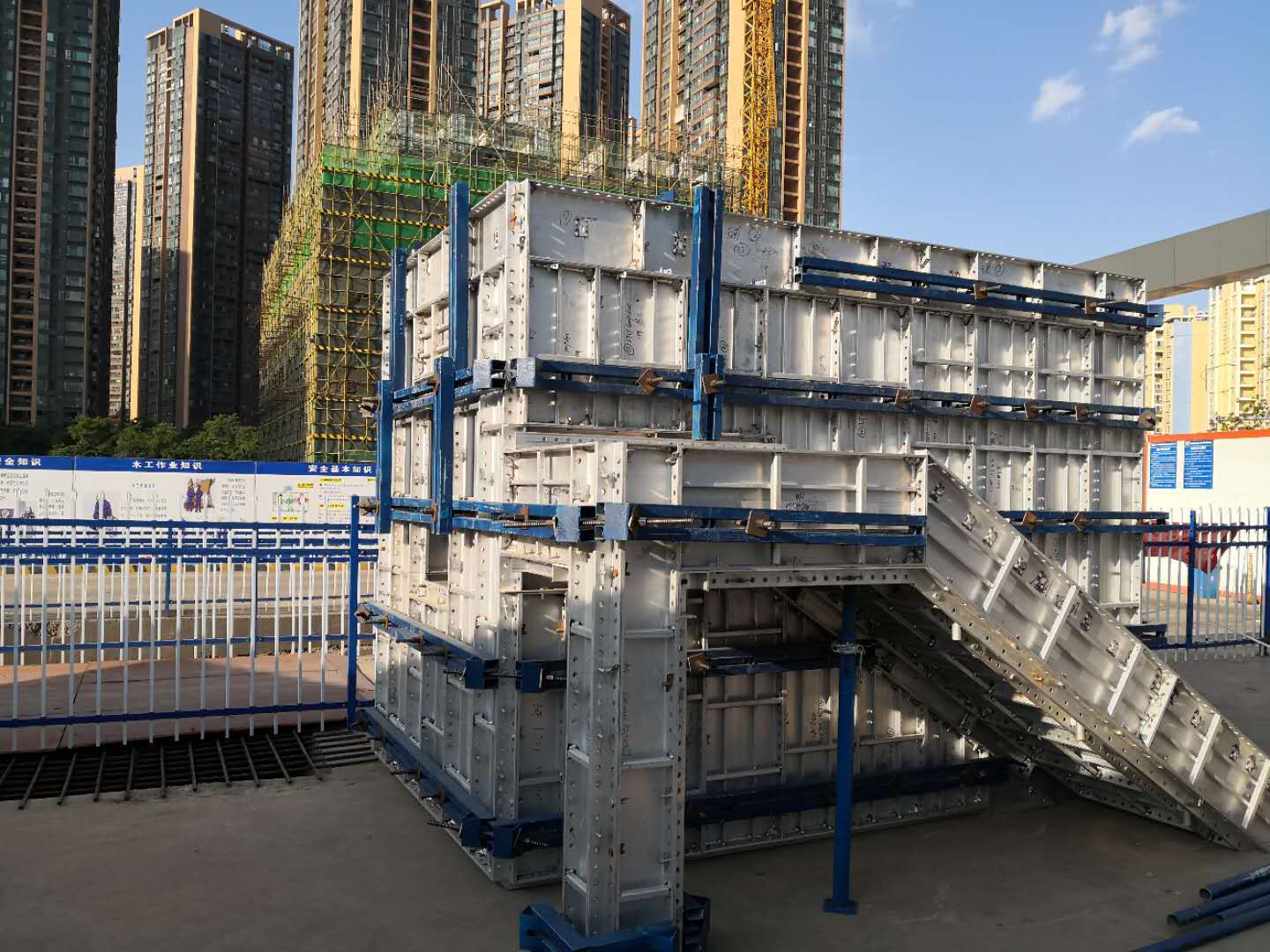 厂家现货批发钢模板平面钢模板建筑铝模板铝型材