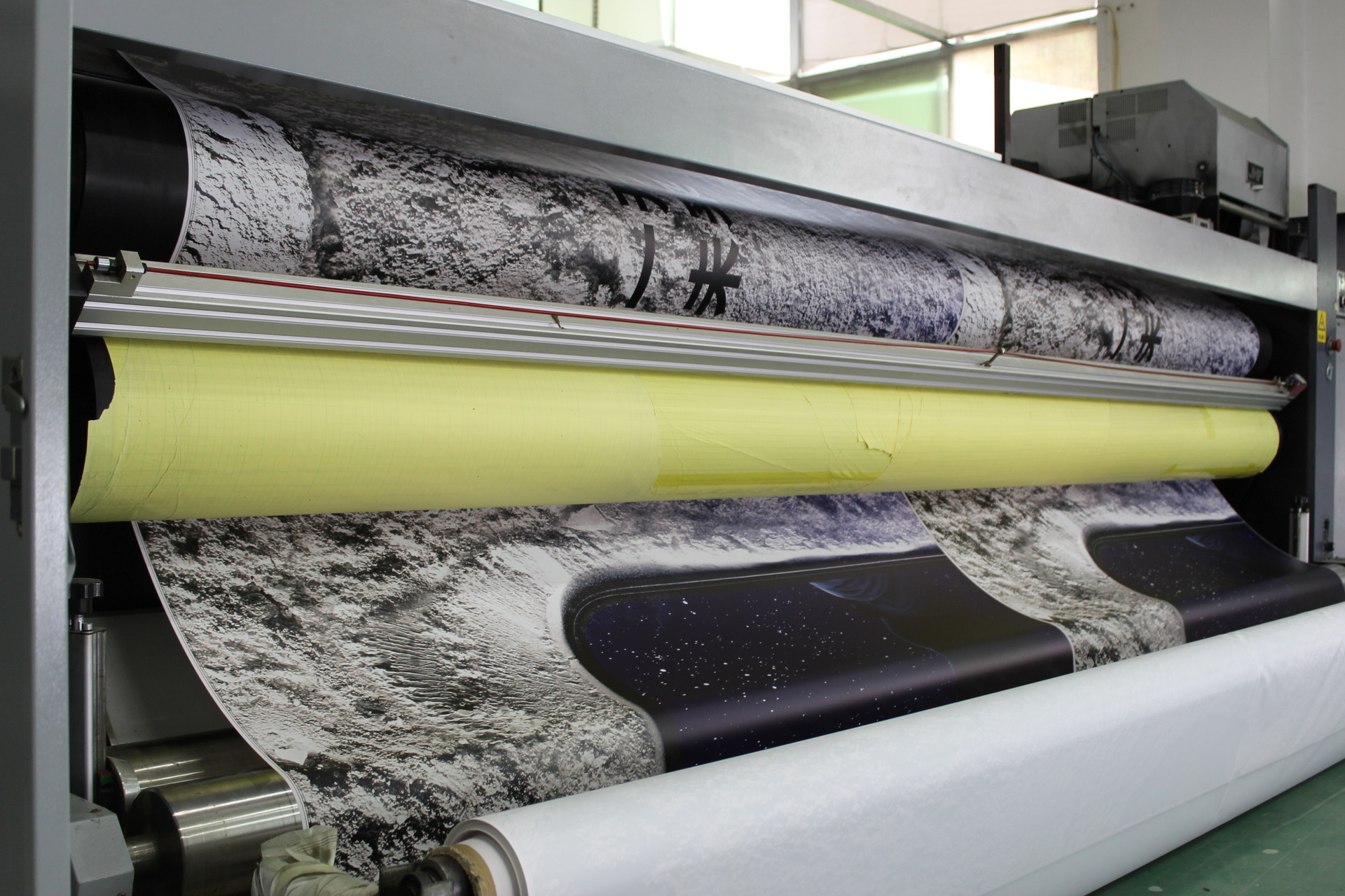 客户案例展示:uv灯箱广告布-弹力布客户案例展示:2018世界杯vivo广告