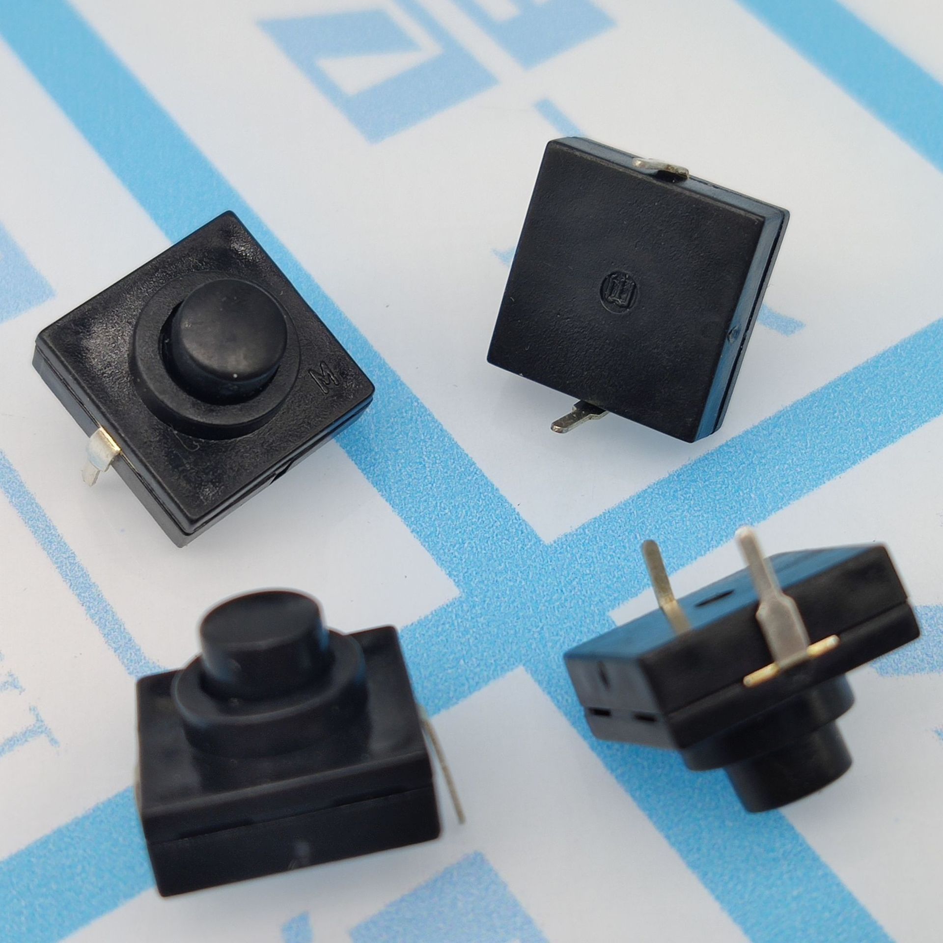 12x12一开一关按钮开关 手电筒按键开关 电蚊拍台灯开关 带台阶