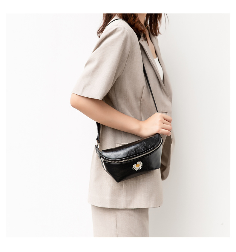 小ck胸包包2020夏新款时尚绣花手提包单肩小包百搭斜挎女包腰包潮