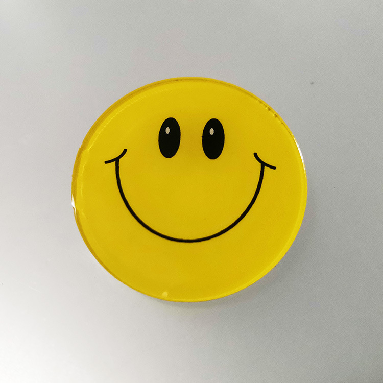 现货 亚克力胸牌 导购员微笑服务 笑脸胸牌 胸卡 微笑服务牌 徽章