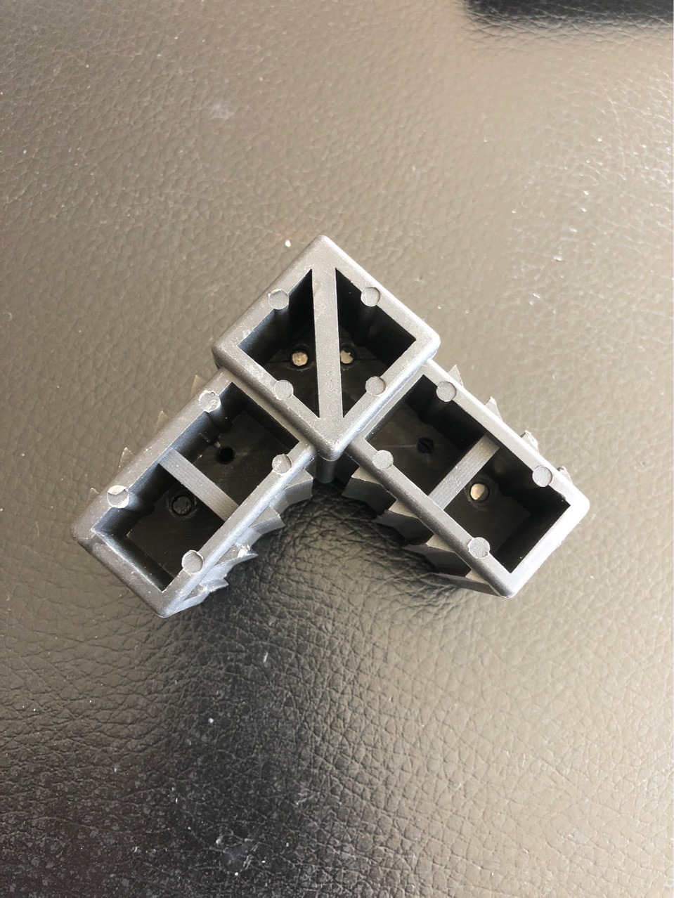 厂家直销钢副框角码3050副框角码高弹性门窗配件