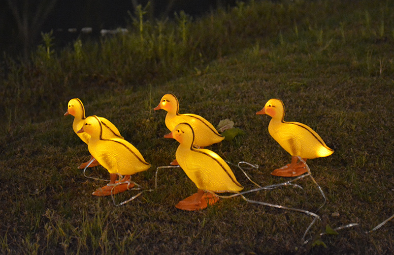 2020年新款一拖五太阳能小黄鸭户外庭院装饰led小鸭子动物造型灯