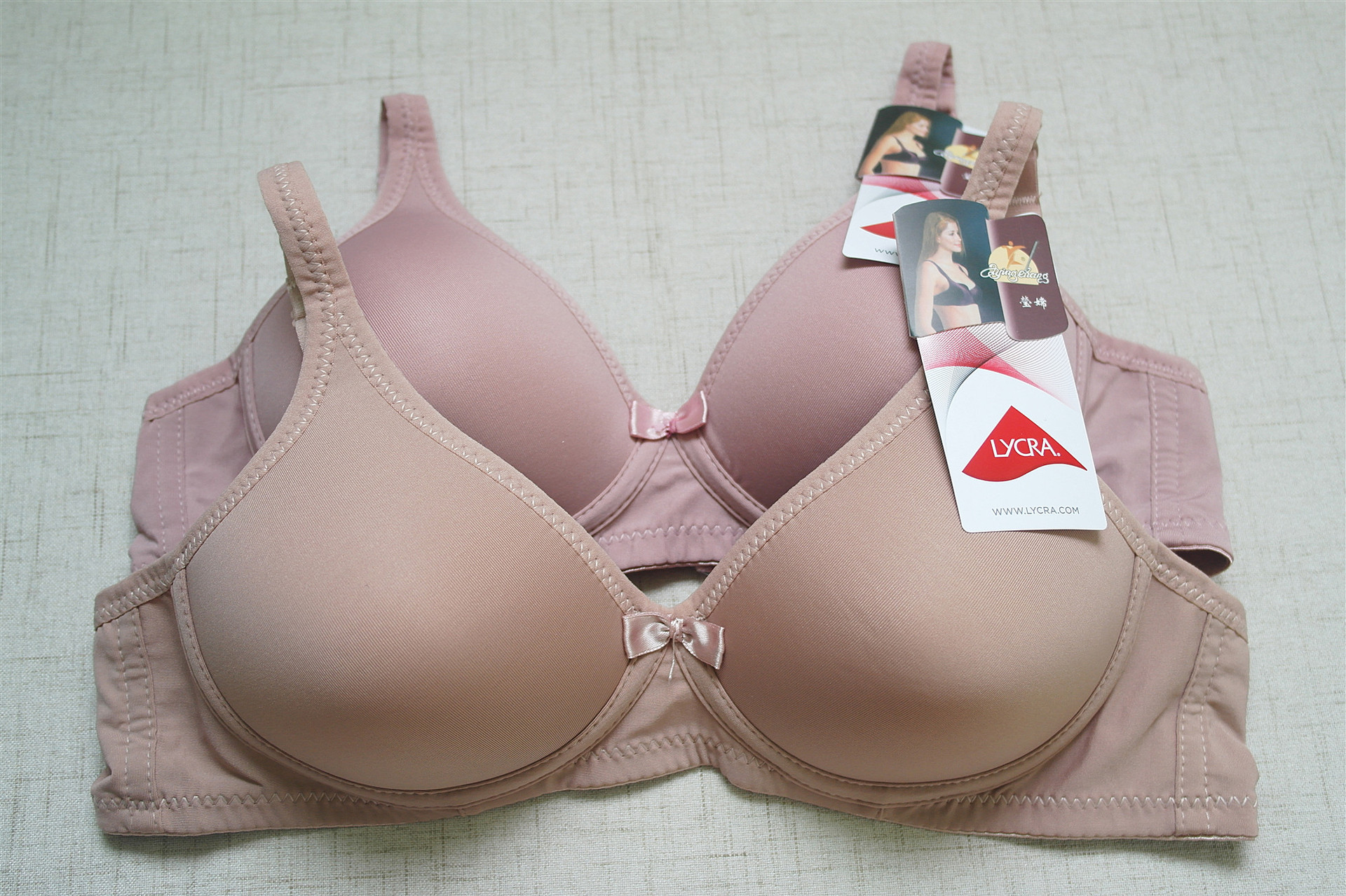 莹嫦内衣993无钢圈薄杯光面纯色双排扣中老年人不变形耐穿文胸