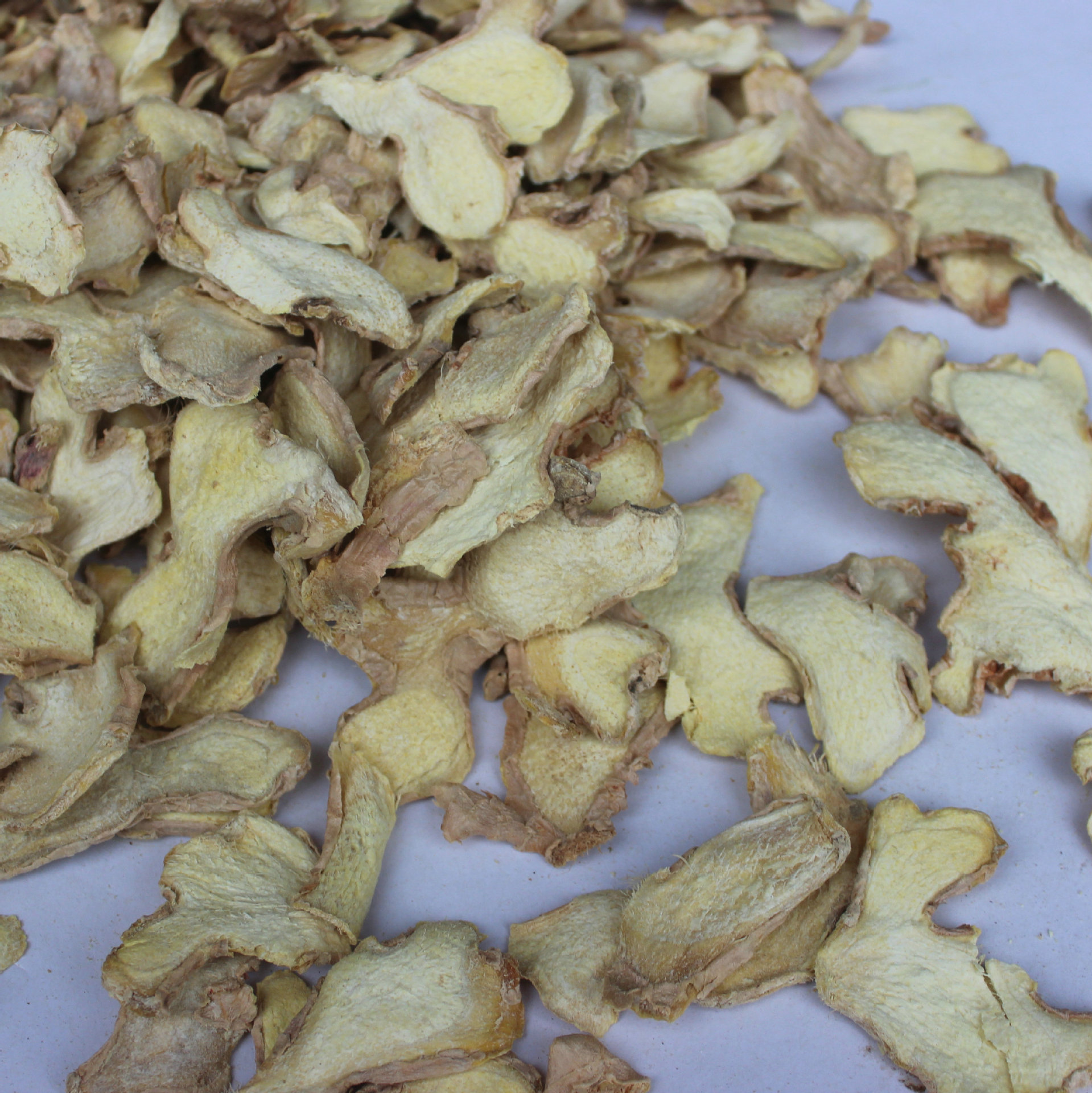 云南脱水小黄姜片生姜干 散装无硫熏脱水干生姜片姜块批发