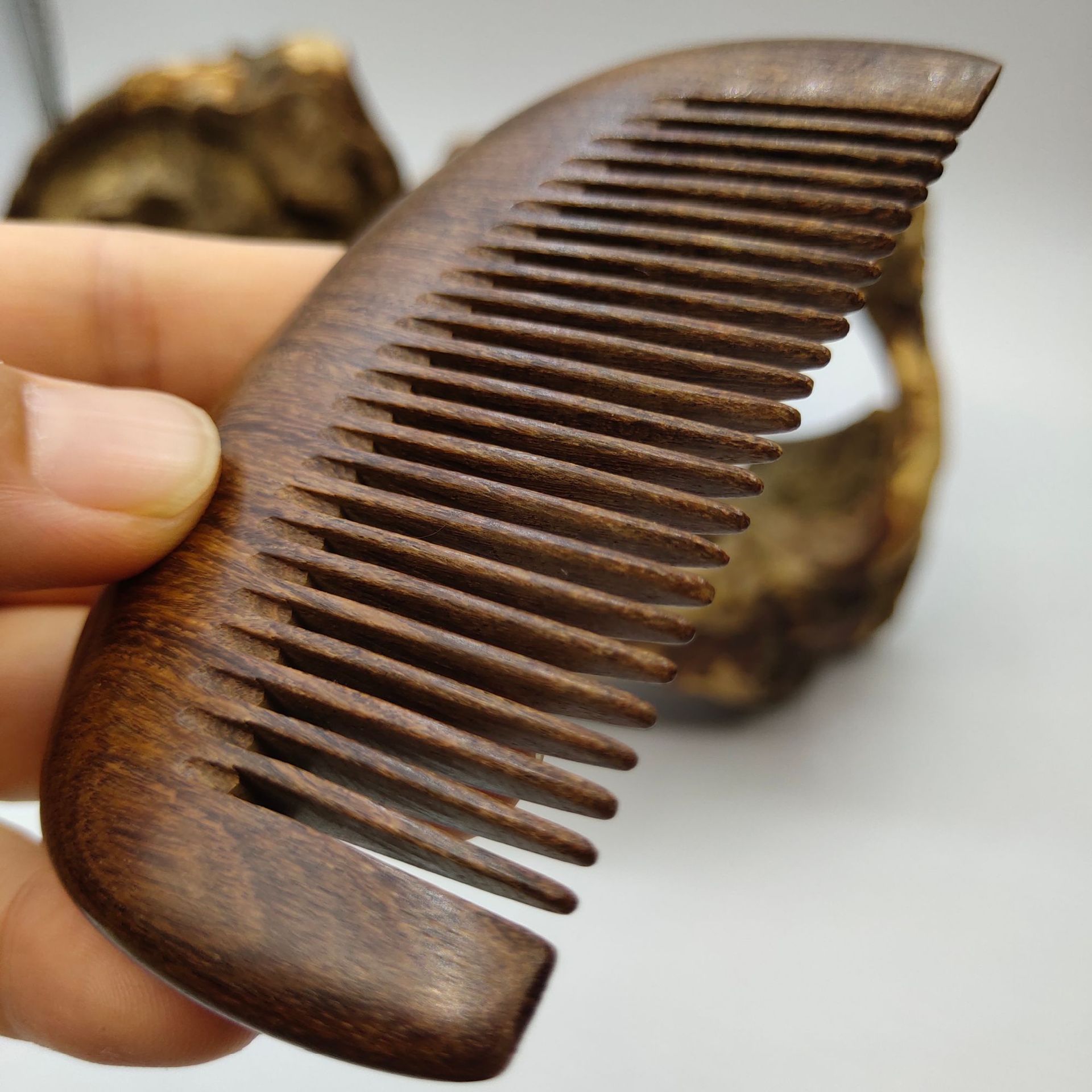 黑金丝檀木梳子月梳防静电脱发厂家直销可来样定制刻花及logo