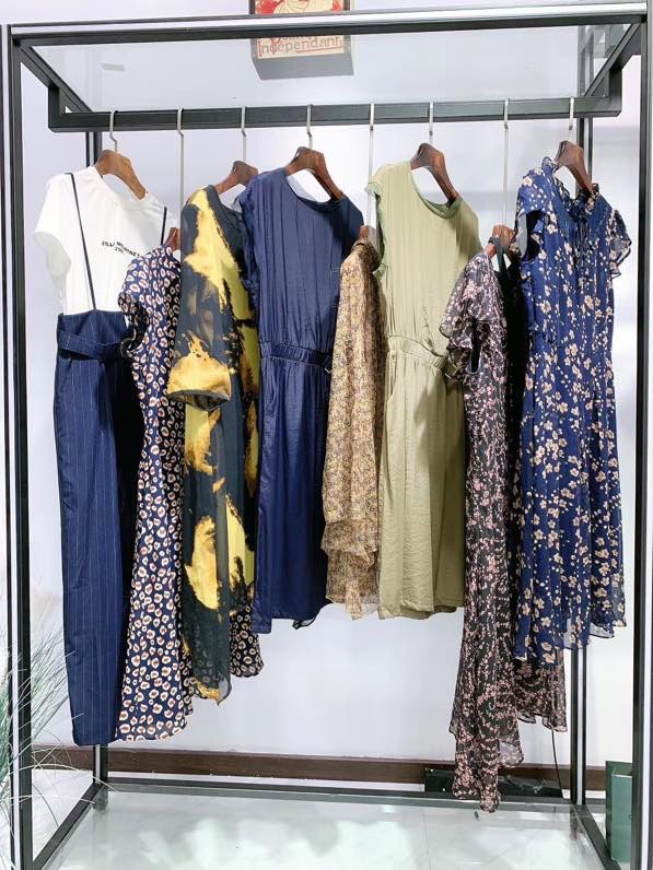 几禾品牌折扣女装夏季新款大码连衣裙批发杭州四季青直播货源走份