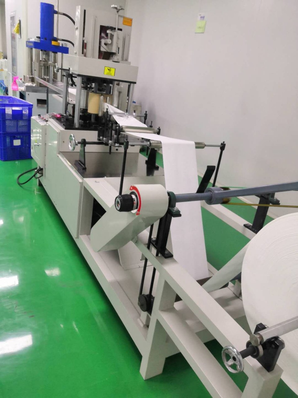 无纺布折叠 裁切 机器200#300#无纺布 裁切机