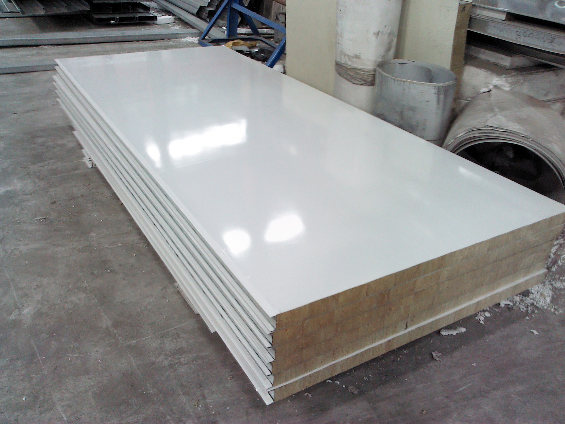 彩瓦平板瓦施工围挡瓦 工程建筑彩钢瓦隔离防护彩钢围挡可定制