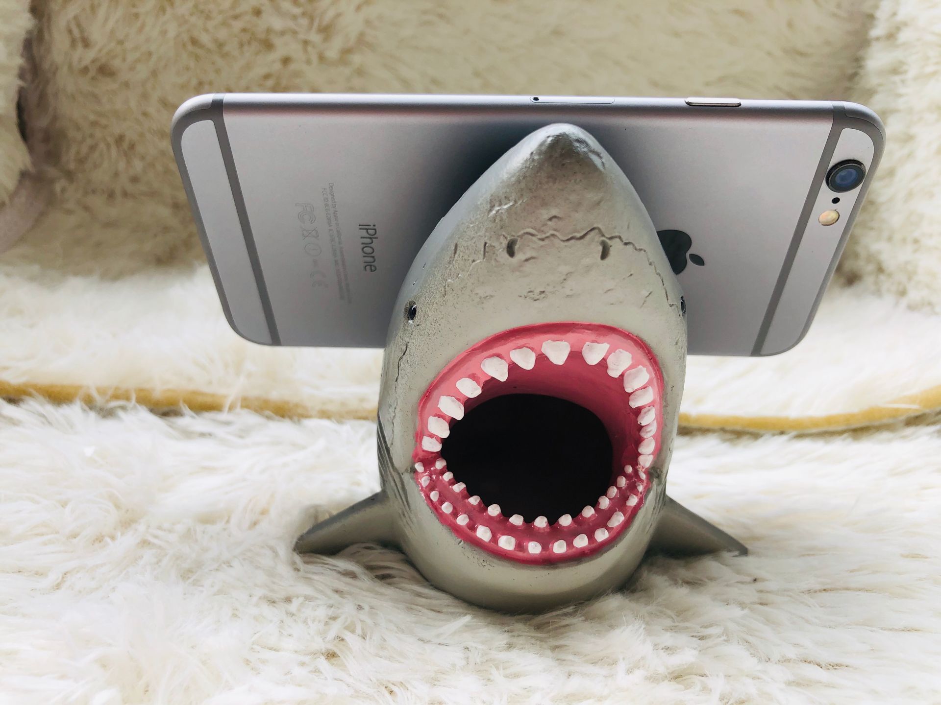 恶搞大嘴鲨鱼手机支架大白鲨笔筒插笔插假花收纳筒礼品礼物