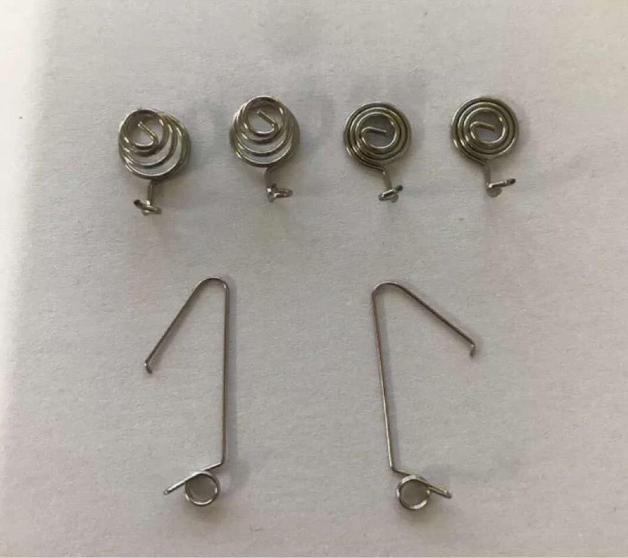 工厂现货供应血氧仪血糖仪指夹式电池弹片弹簧款式具多欢迎选购