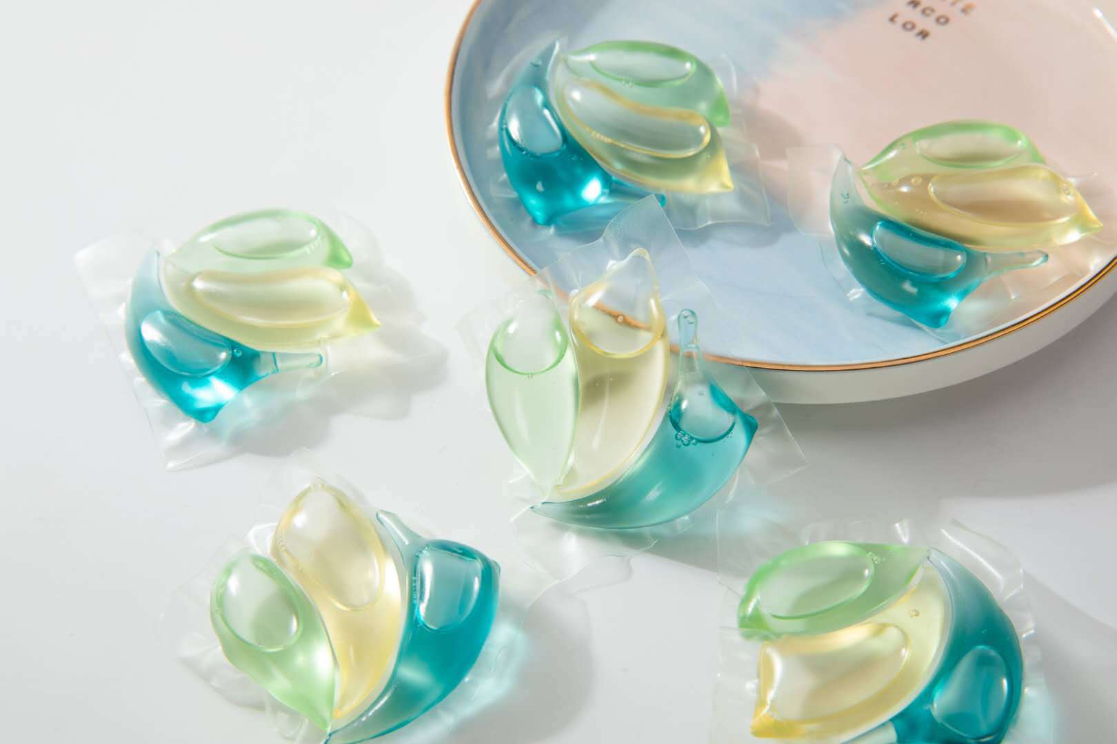 三腔洗衣凝珠13克持久留香网红浓缩洗衣液深层洁净洗衣珠一件代发