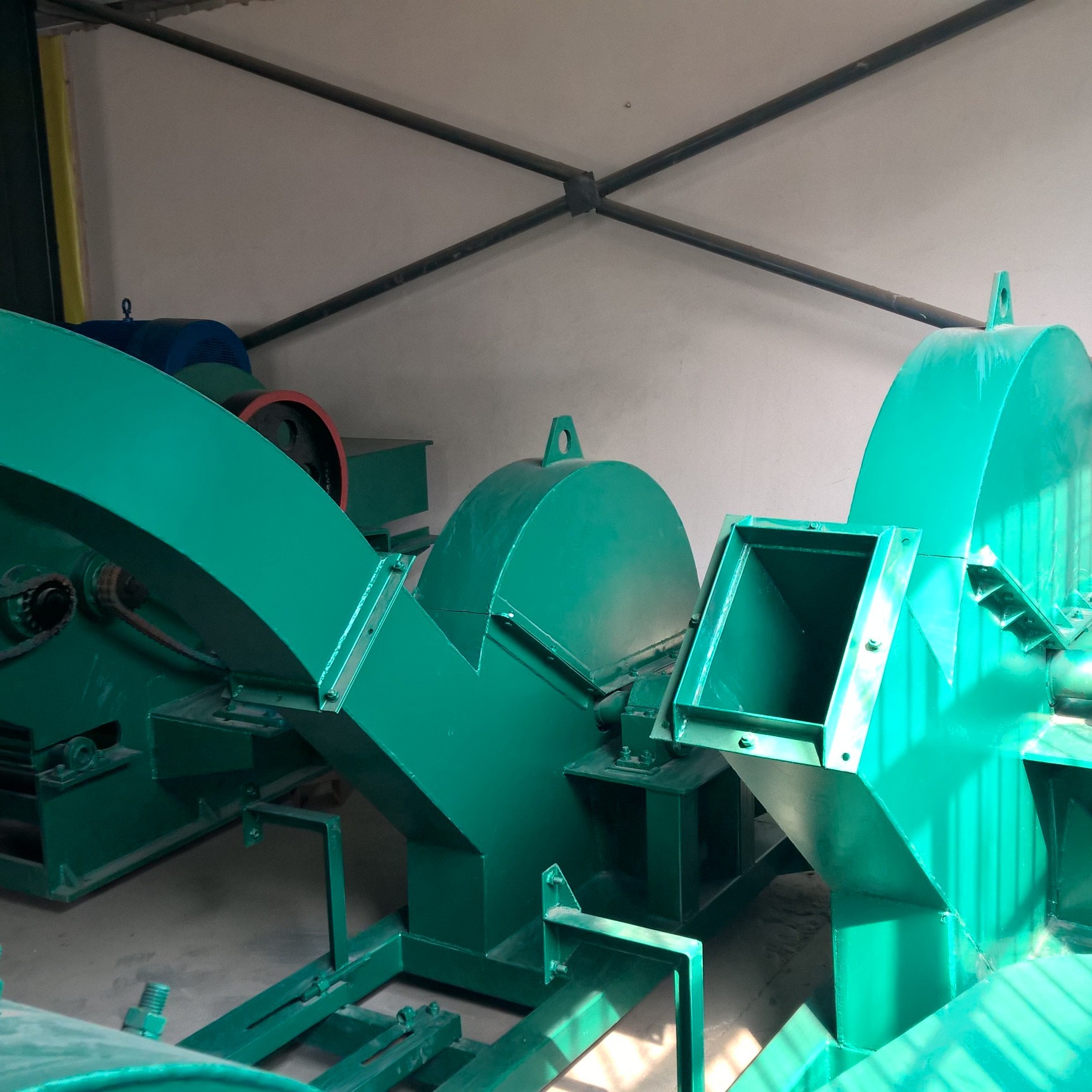 边角料木材削片机 干湿两用竹子盘式削片机 双口造纸木材切片机