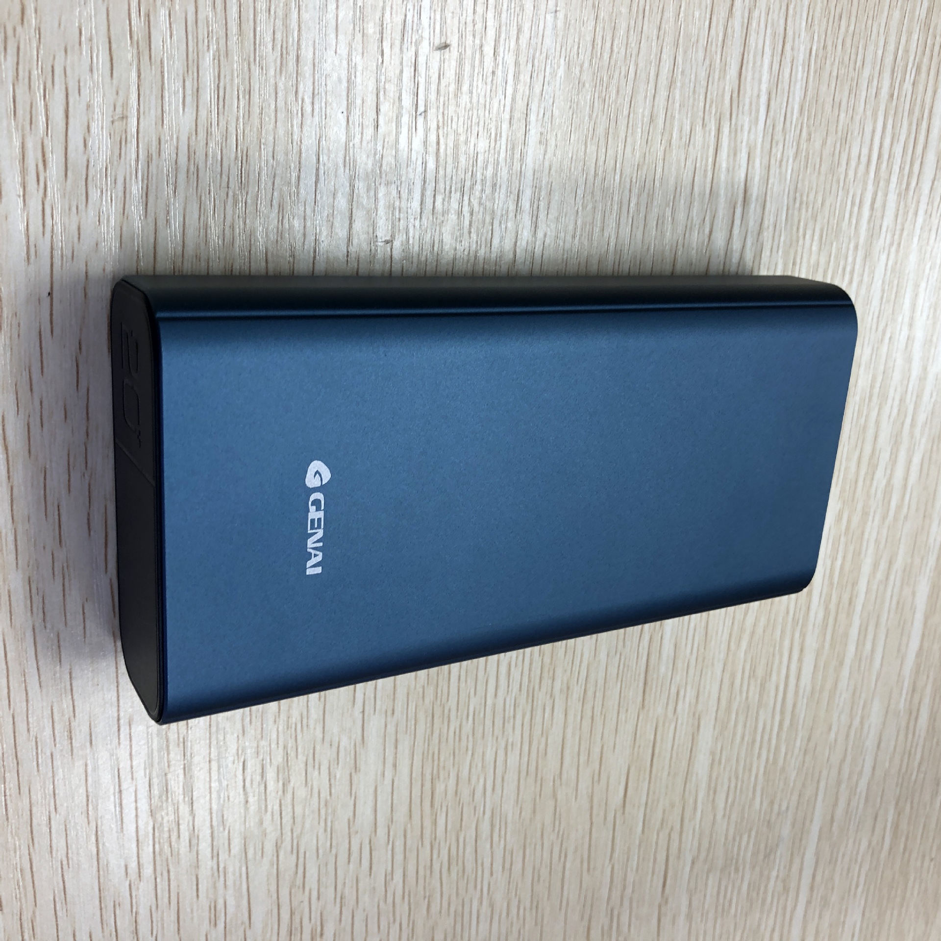 歌奈a15移动电源 20000毫安金属 聚合物大容量充电宝快充厂家批发