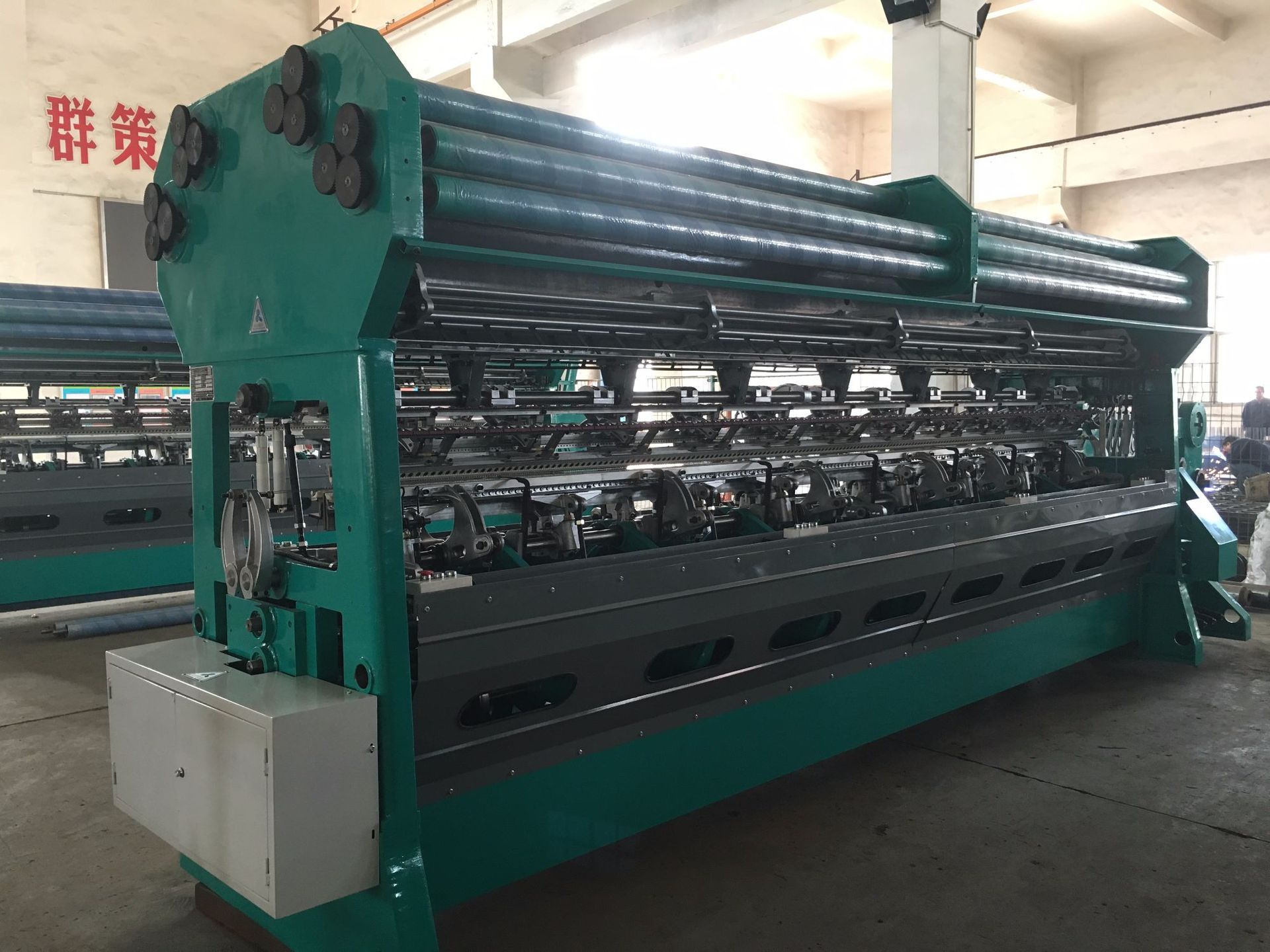 单双针床内外遮阳网舌针经编机