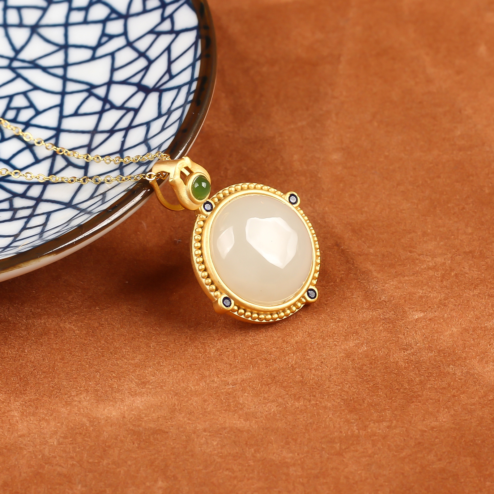 925纯银古法银镶嵌和田吊坠白玉蛋形圆形吊坠简约女士锁骨链项链