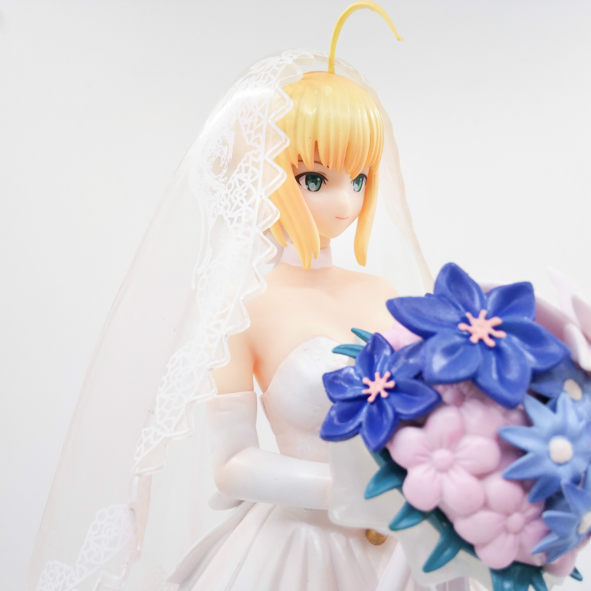 动漫aniplex saber命运之夜 十周年 婚纱礼服塞巴 礼服盒装手办