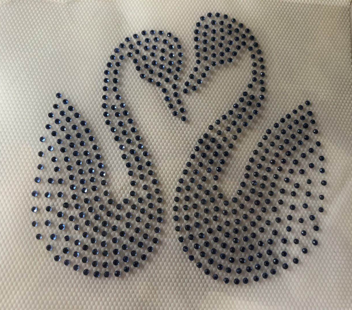 小天鹅烫钻 胸前小图标烫钻图 小额批发烫钻烫图 烫钻定制