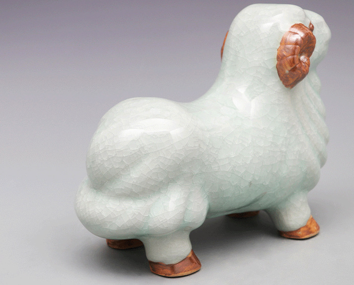 陶瓷羊摆件招财十二生肖瓷器羊客厅办公室摆设装饰白瓷山羊工艺品