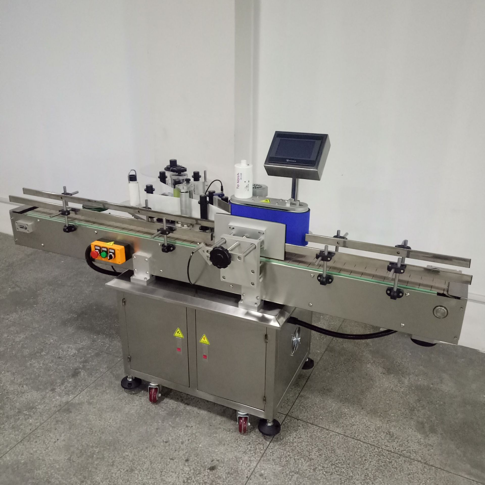 桶装湿巾桶消毒水圆瓶贴标机全自动不干胶贴标机