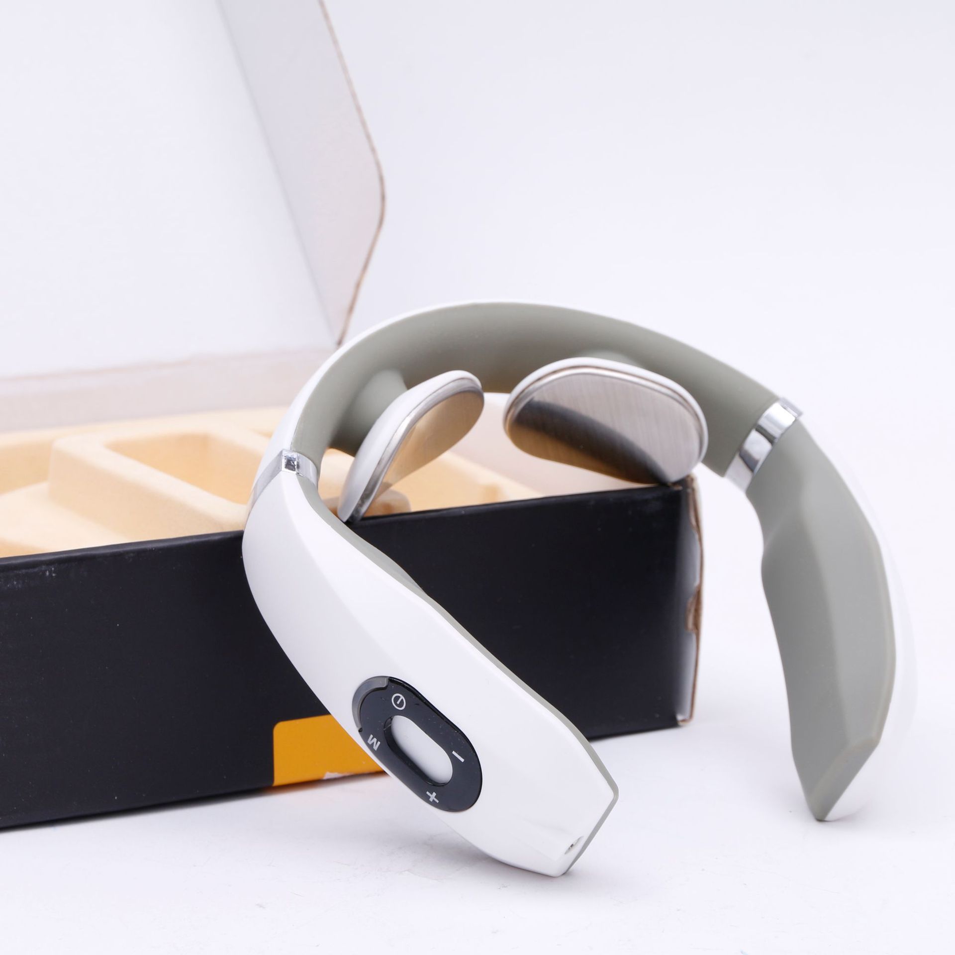 智能颈椎理疗仪 肩颈治疗按摩仪 厂家直供电池脉冲颈椎按摩器批发