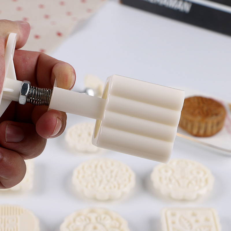 手压式月饼模具月饼/100克月饼广式冰皮月饼磨具卡通家用多款