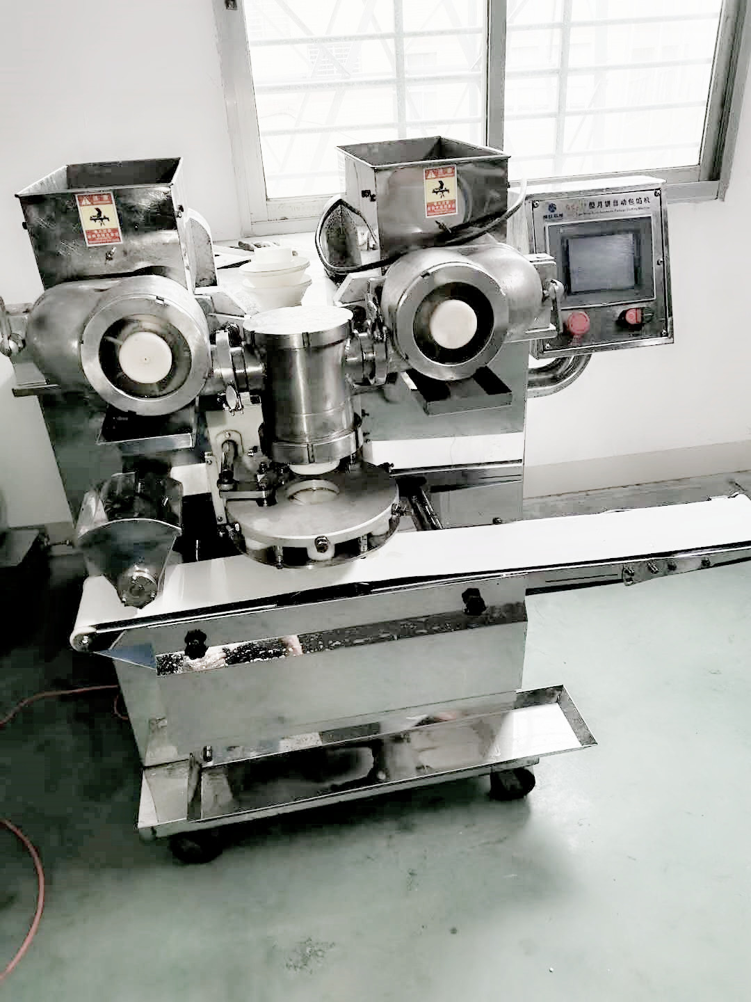 昌岗旭众多功能全自动馅料包馅机月饼绿豆饼桃酥饼凤梨酥包馅机