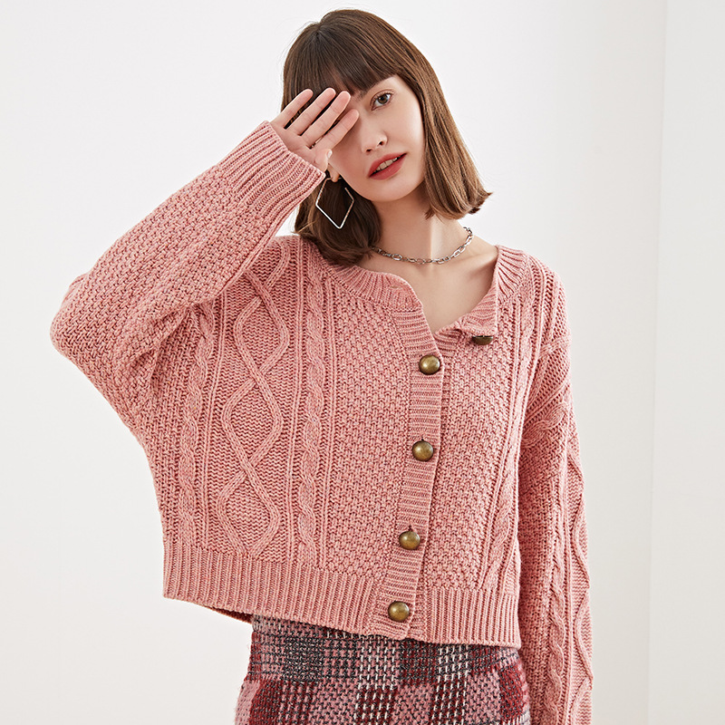 毛衣开衫女2020秋冬新款法式复古圆领宽松短款麻花粗毛线针织外套