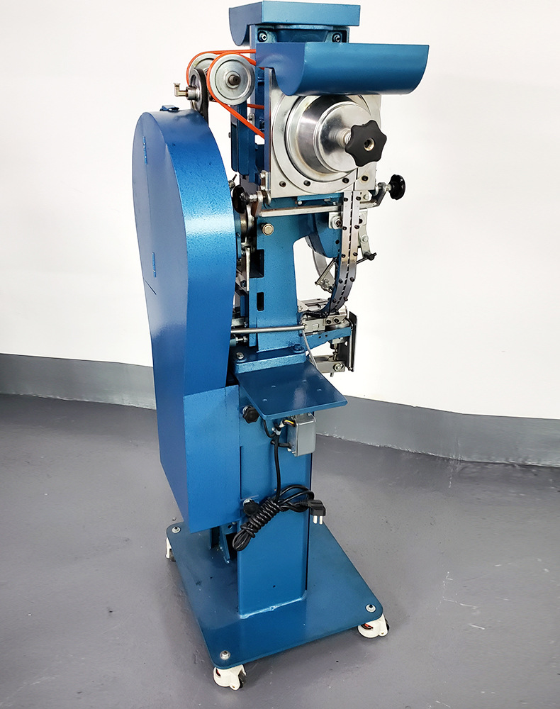 厂家直供全自动鸡眼机 使用方便应用广泛 各种产品鸡眼铆合