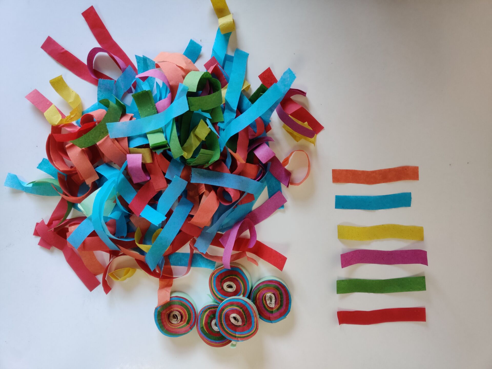 礼花填充彩纸 普高花 礼花纸卷 礼花碎纸 彩色纸屑 五彩碎纸