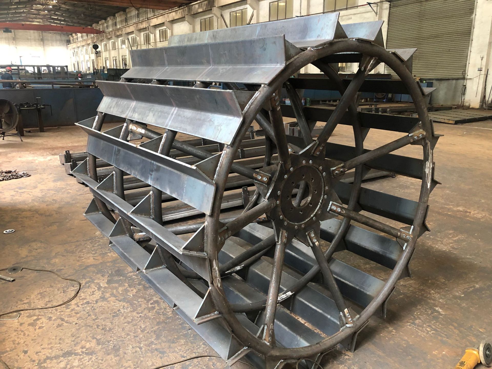 拖拉机铁轮焊接加工耕地机配件旋耕机行走铁轮大型农机松土机