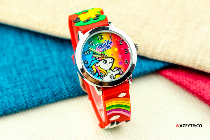 新款儿童彩色面小马卡通手表 幼儿园小学女孩可爱动物石英腕表