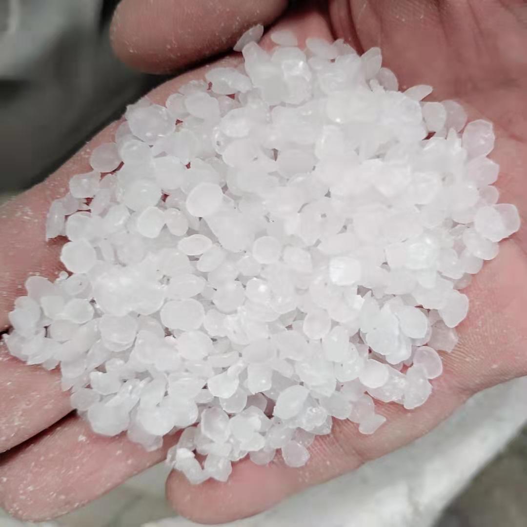 厂家直销 58#颗粒石蜡 工业用半精炼颗粒石蜡 货源稳定量大优惠