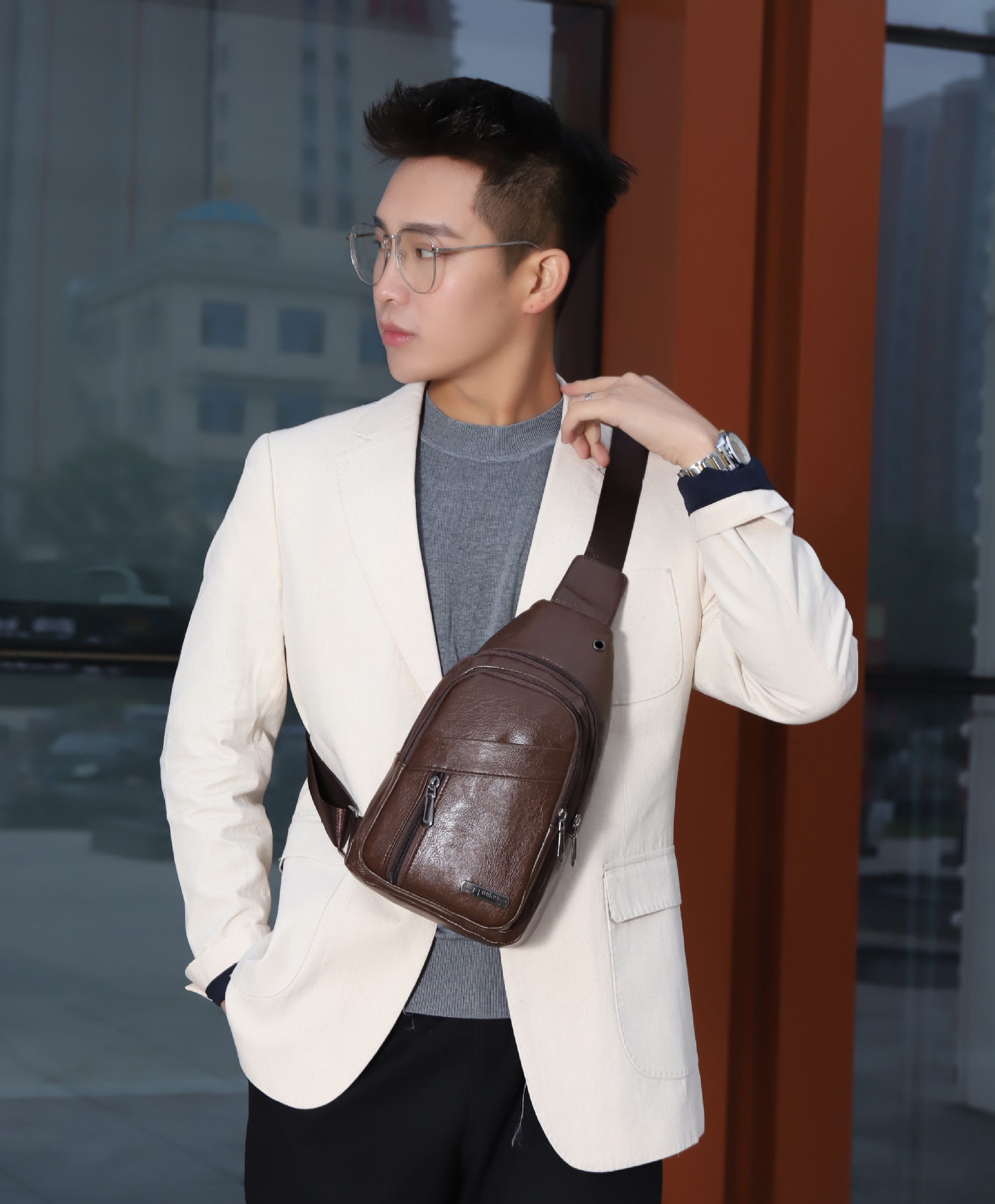 跨境新款男多功能pu胸包男士斜跨包韩版休闲防水胸包厂家批发