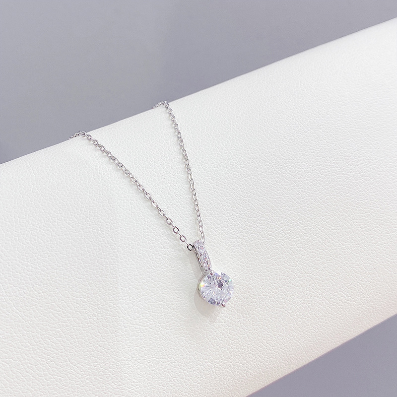 Design Sense Micro-Inlaid 3A Zircon Necklace Japanese and Korean Graceful Personality Heart-Shaped Temperamental Cold Style Clavicle Chain Female Jewelry