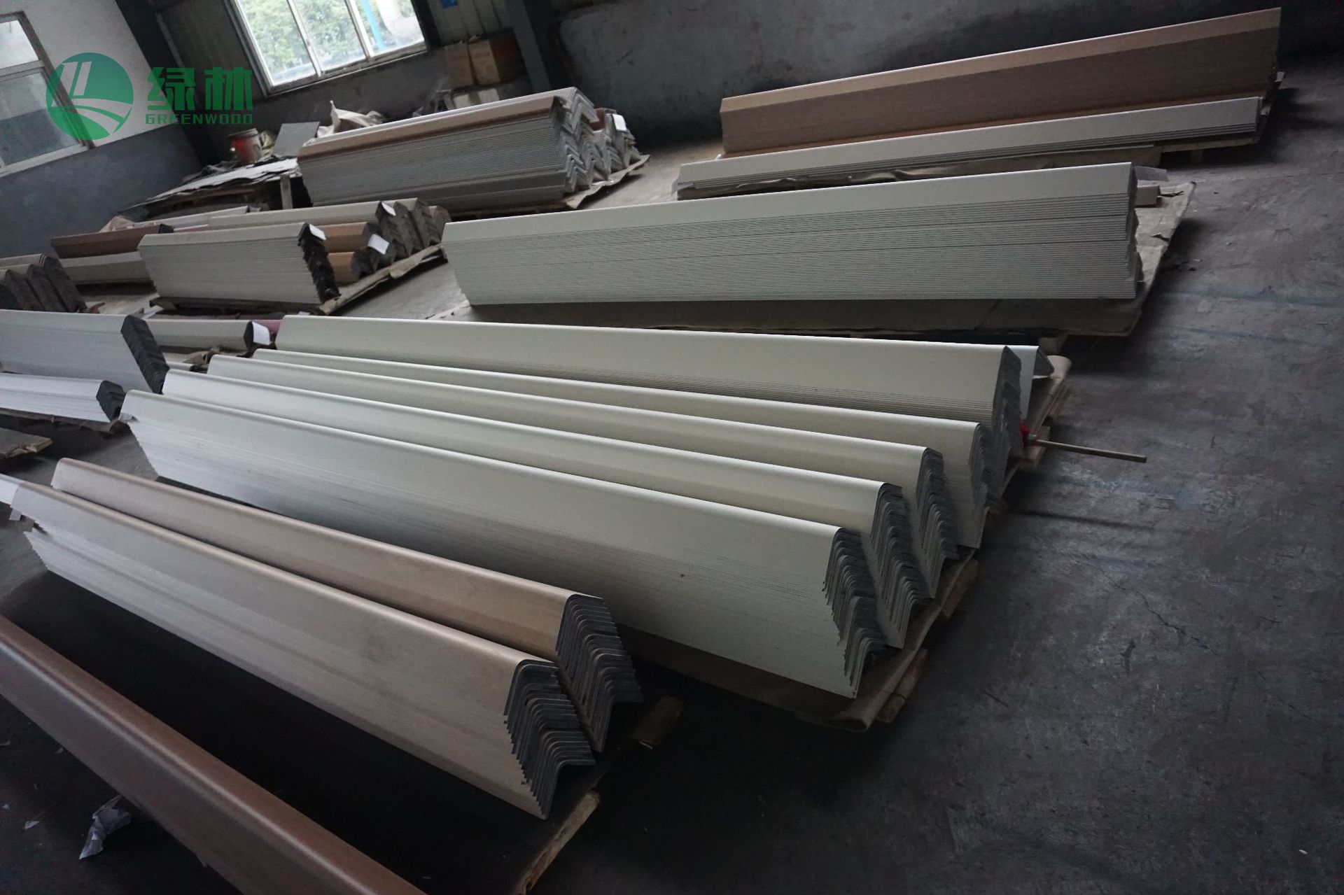 抗贝特板挂墙室内护墙板包角弯角圆柱包边防碰条抗倍特