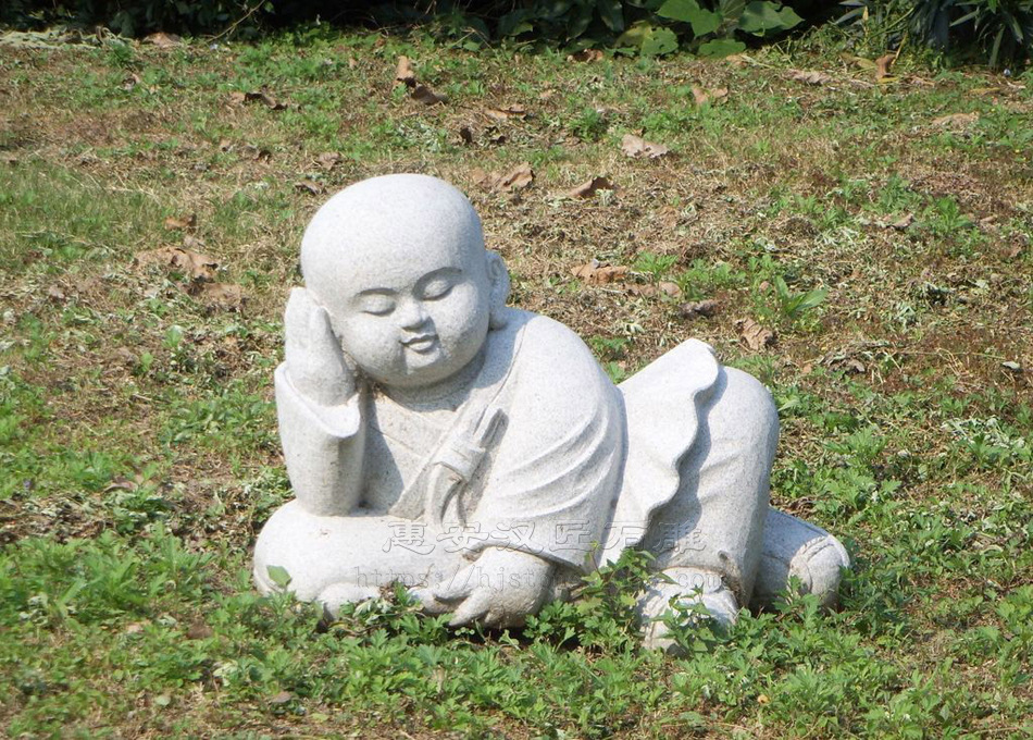 批发石雕小和尚 花岗岩雕刻小沙弥人物雕像寺庙景区创意人物摆件