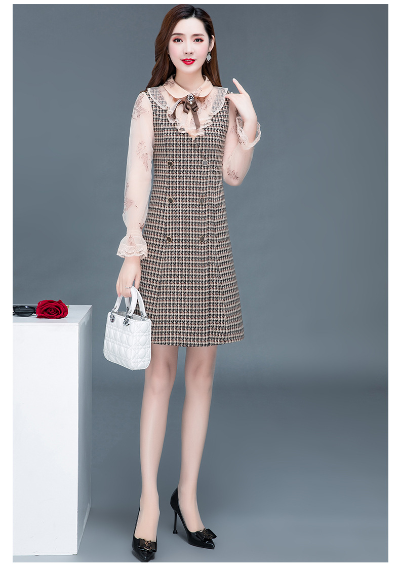 格子连衣裙女冬季2020新款韩版修身洋气娃娃领中长款拼接打底裙子