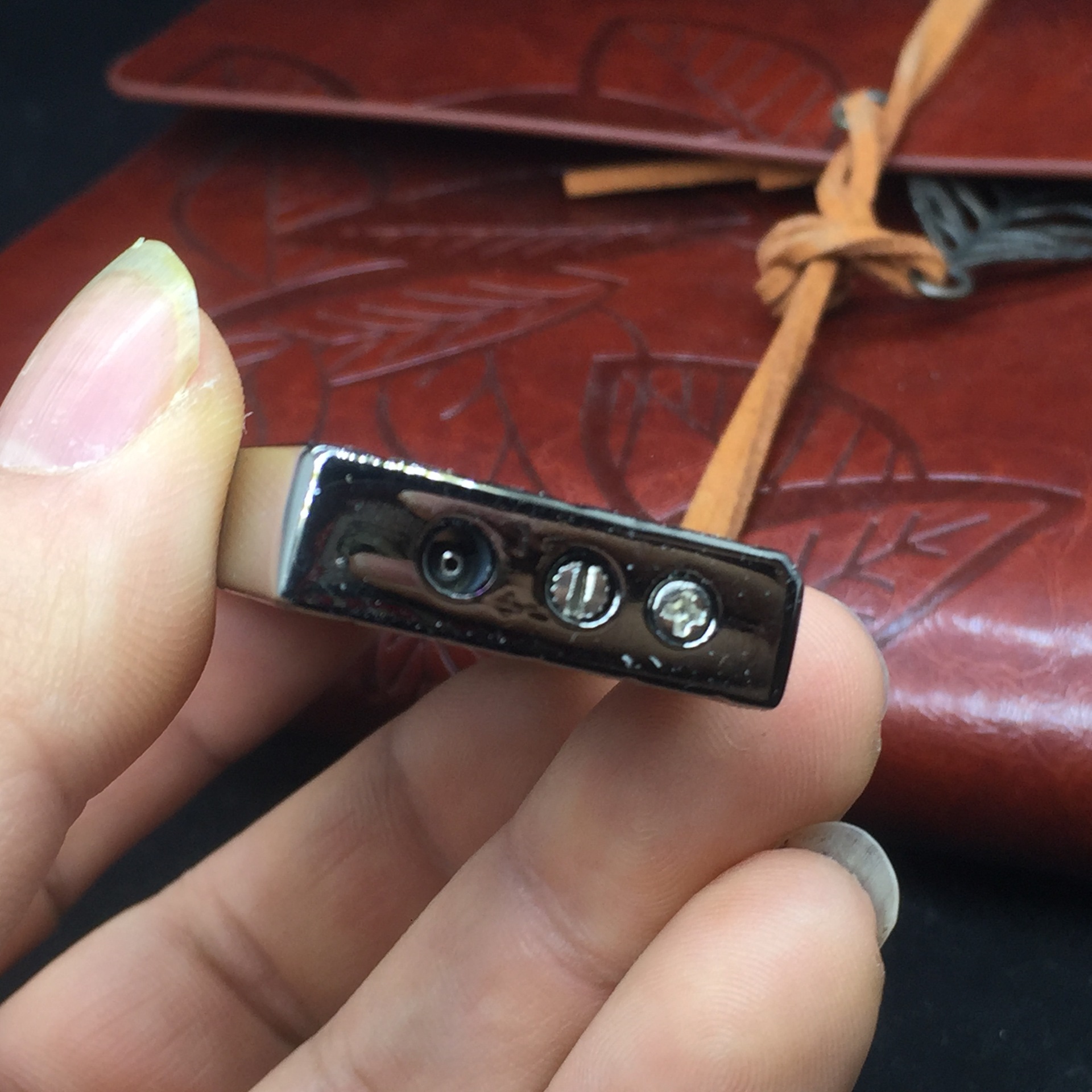 礼盒装德瑞6104黑镍格子搓轮打火机复古砂轮火石充气打火机