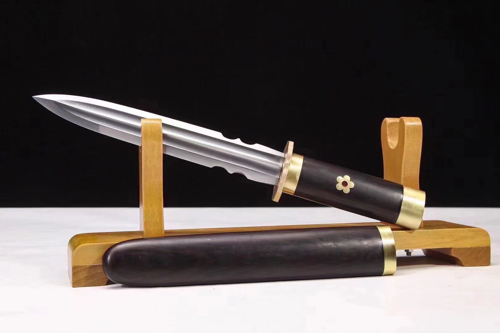 枪头剑 龙泉市手工锻打工艺折叠花纹钢武术器械 收藏户外 未开刃